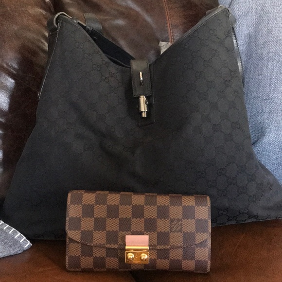 Gucci Handbags - Large authentic Gucci handbag 👜